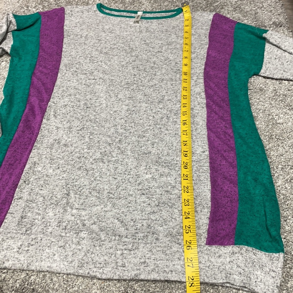 Color Block Sweater - Picture 6 of 6